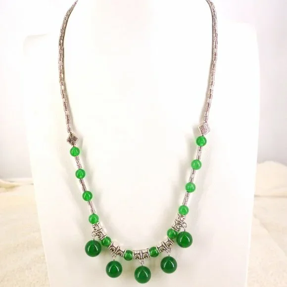 Emerald Green Glass Bead Fringe Necklace Silver Tone Boho 18" - 21" NWOT Perfect - Picture 5 of 5